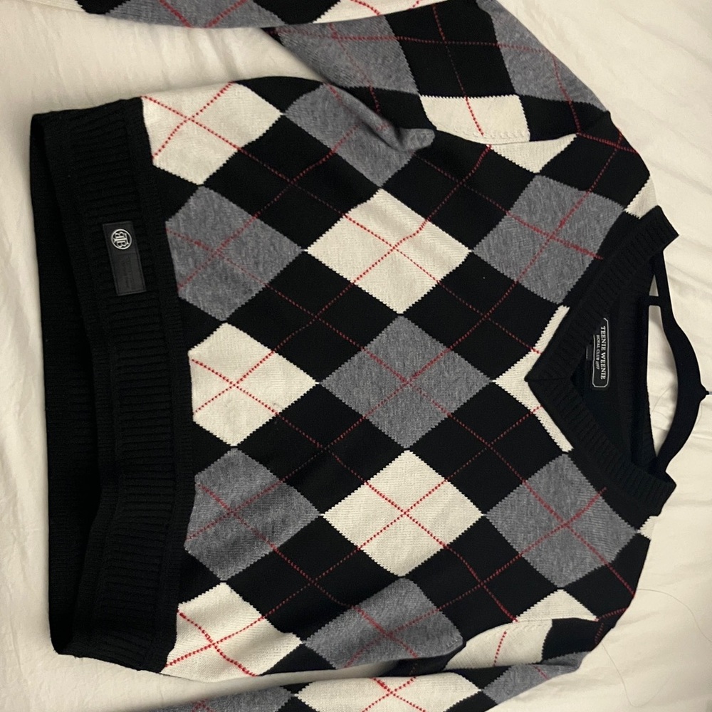 Argyle Pattern Black and Gray Men's Sweater